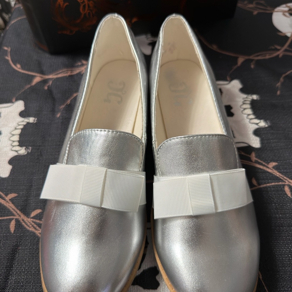 NWOT: TG Silver Loafers with White Bow